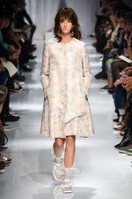 ケイタ マルヤマ 2016年春夏コレクション - ロマンティックムード漂う和洋折衷｜写真1