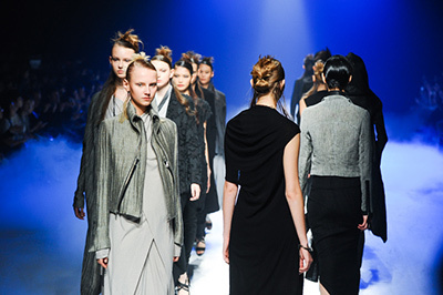 2016年春夏東京コレクション｜ディウカ 2016年春夏コレクション - 意外性が生む、儚くも複雑な女性像