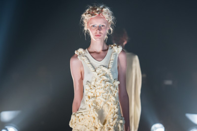 2016年春夏東京コレクション｜モトヒロ タンジ 2016年春夏コレクション - 複雑で“グロテスク”な人体内部をニットの編地で