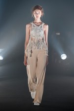 モトヒロ タンジ 2016年春夏コレクション - 複雑で“グロテスク”な人体内部をニットの編地で｜写真1