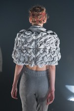 モトヒロ タンジ 2016年春夏コレクション - 複雑で“グロテスク”な人体内部をニットの編地で｜写真19