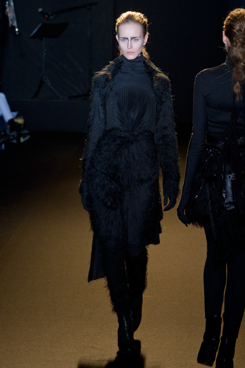 A.F.ヴァンデヴォースト(A.F.VANDEVORST) 2011-12年秋冬ウィメンズコレクション  - 写真17