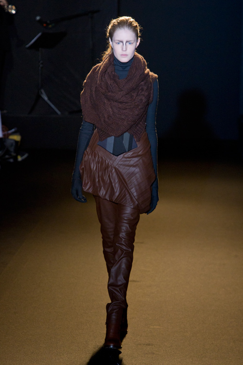 A.F.ヴァンデヴォースト(A.F.VANDEVORST) 2011-12年秋冬ウィメンズコレクション シルエット - 写真17