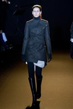 ロマンティックでフェミニンに仕上げた A.F.ヴァンデヴォースト、2011-2012年秋冬コレクション｜写真3