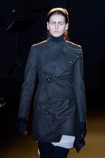 ロマンティックでフェミニンに仕上げた A.F.ヴァンデヴォースト、2011-2012年秋冬コレクション｜写真4