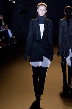 ロマンティックでフェミニンに仕上げた A.F.ヴァンデヴォースト、2011-2012年秋冬コレクション｜写真5