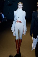 ロマンティックでフェミニンに仕上げた A.F.ヴァンデヴォースト、2011-2012年秋冬コレクション｜写真7