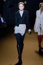 ロマンティックでフェミニンに仕上げた A.F.ヴァンデヴォースト、2011-2012年秋冬コレクション｜写真10