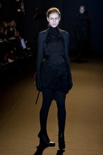 ロマンティックでフェミニンに仕上げた A.F.ヴァンデヴォースト、2011-2012年秋冬コレクション｜写真17