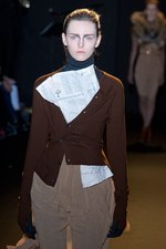 ロマンティックでフェミニンに仕上げた A.F.ヴァンデヴォースト、2011-2012年秋冬コレクション｜写真30