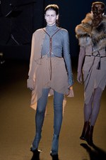 ロマンティックでフェミニンに仕上げた A.F.ヴァンデヴォースト、2011-2012年秋冬コレクション｜写真33