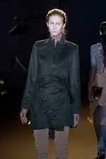 ロマンティックでフェミニンに仕上げた A.F.ヴァンデヴォースト、2011-2012年秋冬コレクション｜写真34