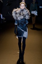 ロマンティックでフェミニンに仕上げた A.F.ヴァンデヴォースト、2011-2012年秋冬コレクション｜写真35