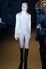 ロマンティックでフェミニンに仕上げた A.F.ヴァンデヴォースト、2011-2012年秋冬コレクション｜写真36