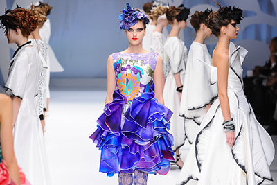 ヒロコ コシノ 2016年春夏コレクション - 超現実世界に咲く大輪の花を描いて