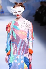 ヒロコ コシノ 2016年春夏コレクション - 超現実世界に咲く大輪の花を描いて｜写真2