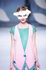 ヒロコ コシノ 2016年春夏コレクション - 超現実世界に咲く大輪の花を描いて｜写真14