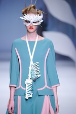 ヒロコ コシノ 2016年春夏コレクション - 超現実世界に咲く大輪の花を描いて｜写真17