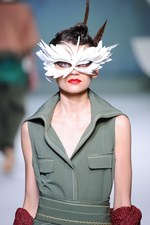 ヒロコ コシノ 2016年春夏コレクション - 超現実世界に咲く大輪の花を描いて｜写真24