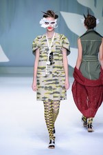 ヒロコ コシノ 2016年春夏コレクション - 超現実世界に咲く大輪の花を描いて｜写真25