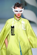 ヒロコ コシノ 2016年春夏コレクション - 超現実世界に咲く大輪の花を描いて｜写真32