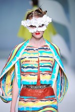 ヒロコ コシノ 2016年春夏コレクション - 超現実世界に咲く大輪の花を描いて｜写真34