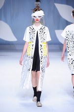 ヒロコ コシノ 2016年春夏コレクション - 超現実世界に咲く大輪の花を描いて｜写真39