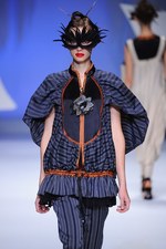 ヒロコ コシノ 2016年春夏コレクション - 超現実世界に咲く大輪の花を描いて｜写真77