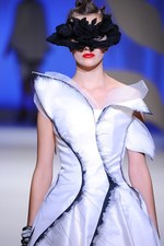 ヒロコ コシノ 2016年春夏コレクション - 超現実世界に咲く大輪の花を描いて｜写真96