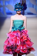 ヒロコ コシノ 2016年春夏コレクション - 超現実世界に咲く大輪の花を描いて｜写真98