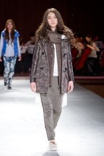 RUNWAY for JAPAN ブランド別ルック[1] - アキラナカ、ファーファー、ハンアンスン、ハナエモリなど｜写真37