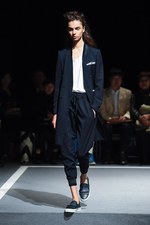ウジョー 2016年春夏コレクション - 非対称が生む、リズミカルなマニッシュスタイル｜写真1