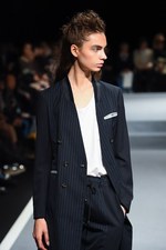 ウジョー 2016年春夏コレクション - 非対称が生む、リズミカルなマニッシュスタイル｜写真2