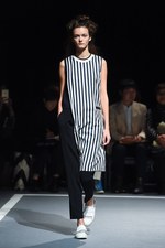 ウジョー 2016年春夏コレクション - 非対称が生む、リズミカルなマニッシュスタイル｜写真7