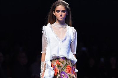 フリーダ・カーロ｜アウラ 2016年春夏コレクション - 色彩で感じる画家のドラマティックな一生