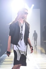 オニツカタイガー × アンドレア ポンピリオ 2016年春夏コレクション - 都会のサーフを追いかけて｜写真30