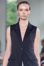 ヤストシ エズミ 2016年春夏コレクション - 再構築された洋服、フランク・ゲーリー建築との対話｜写真9