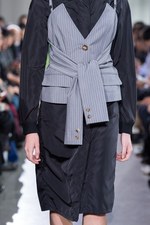 ヤストシ エズミ 2016年春夏コレクション - 再構築された洋服、フランク・ゲーリー建築との対話｜写真11