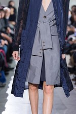 ヤストシ エズミ 2016年春夏コレクション - 再構築された洋服、フランク・ゲーリー建築との対話｜写真15