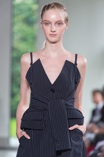 ヤストシ エズミ 2016年春夏コレクション - 再構築された洋服、フランク・ゲーリー建築との対話｜写真17