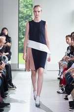 ヤストシ エズミ 2016年春夏コレクション - 再構築された洋服、フランク・ゲーリー建築との対話｜写真37