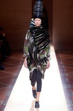 ジュンヤ ワタナベ・コム デ ギャルソン 2016年春夏コレクション - 自然界での人間と洋服の大義｜写真25