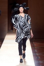 ジュンヤ ワタナベ・コム デ ギャルソン 2016年春夏コレクション - 自然界での人間と洋服の大義｜写真31