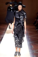 ジュンヤ ワタナベ・コム デ ギャルソン 2016年春夏コレクション - 自然界での人間と洋服の大義｜写真37