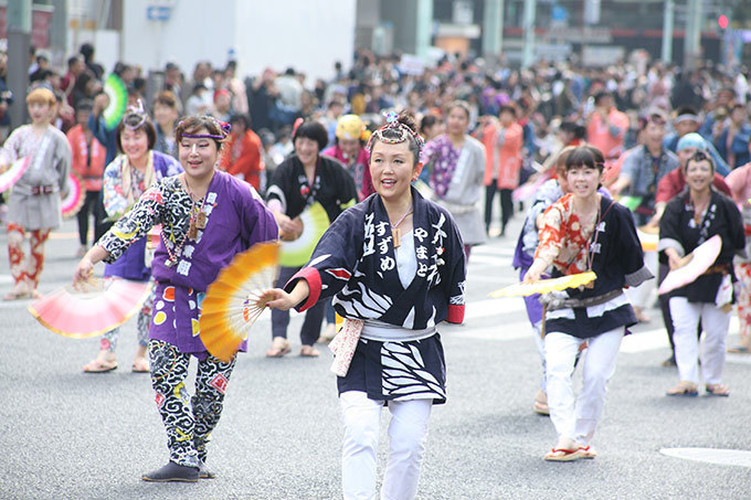 総勢200名の和服姿が日本橋を彩る「きもの大集合写真」- 各地の祭りを楽しむ「大江戸活粋パレード」も｜写真4