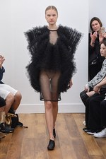 ノワール ケイ ニノミヤ 2016年春夏コレクション - 異彩を放つものが混在する漆黒の世界｜写真3