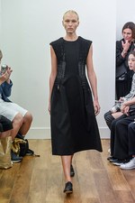 ノワール ケイ ニノミヤ 2016年春夏コレクション - 異彩を放つものが混在する漆黒の世界｜写真7