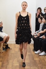 ノワール ケイ ニノミヤ 2016年春夏コレクション - 異彩を放つものが混在する漆黒の世界｜写真12