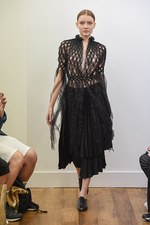 ノワール ケイ ニノミヤ 2016年春夏コレクション - 異彩を放つものが混在する漆黒の世界｜写真17