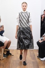 ノワール ケイ ニノミヤ 2016年春夏コレクション - 異彩を放つものが混在する漆黒の世界｜写真21